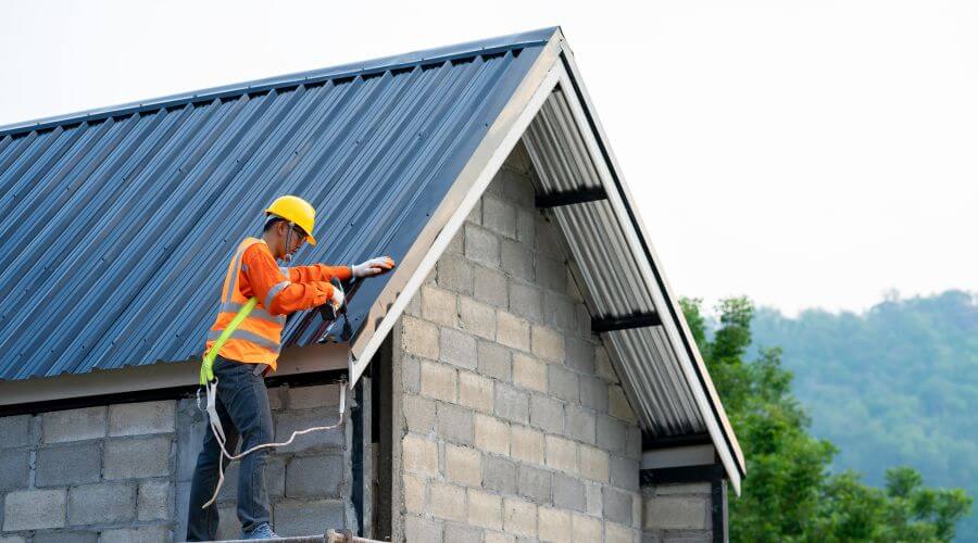 Expert Emergency Roof Repairs services in Valparaiso, FL